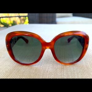 Gucci tortoiseshell sunglasses
